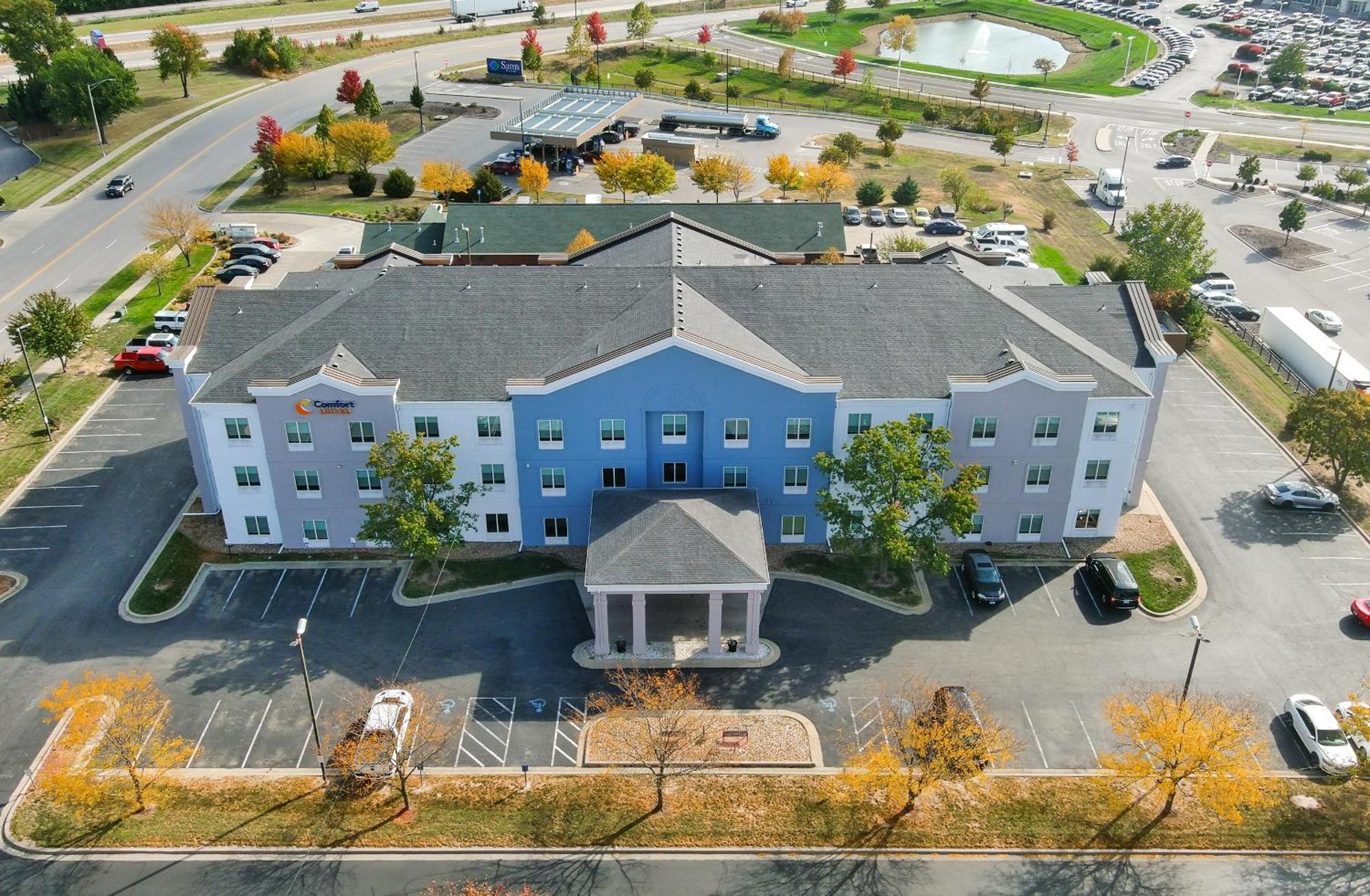 Comfort Suites Kansas City-Liberty Exterior photo